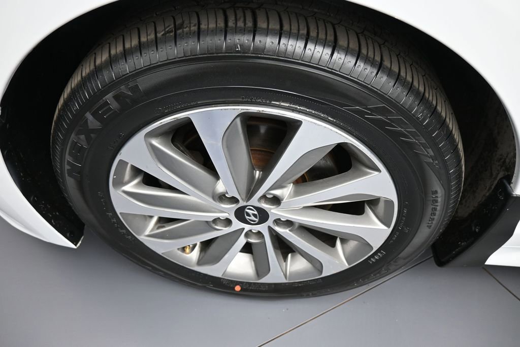 Used 2016 Hyundai Sonata Sport w/ Option Group 03 FWD image 14
