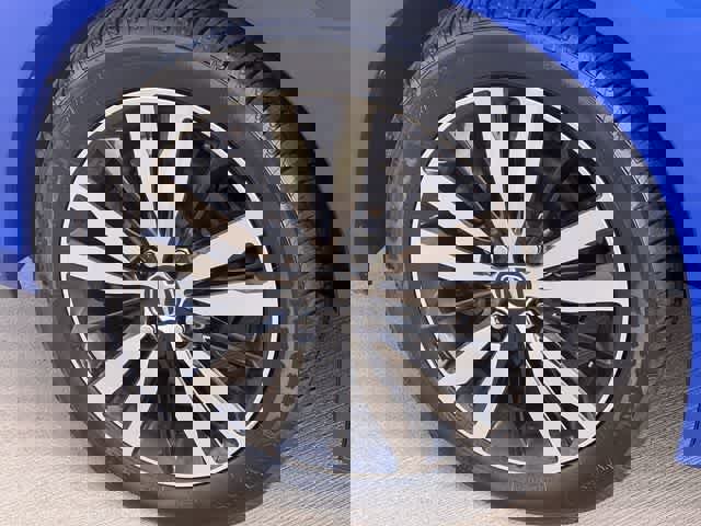 Used 2020 Honda Fit EX image 9