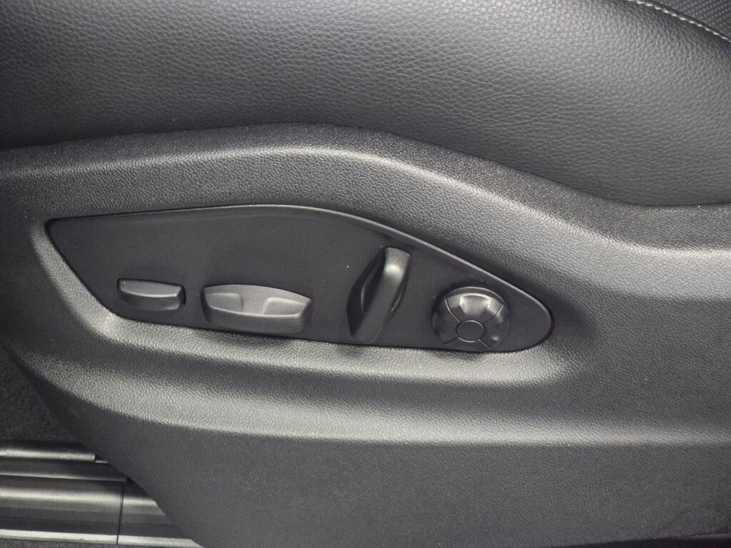 Certified 2025 Porsche Cayenne image 26