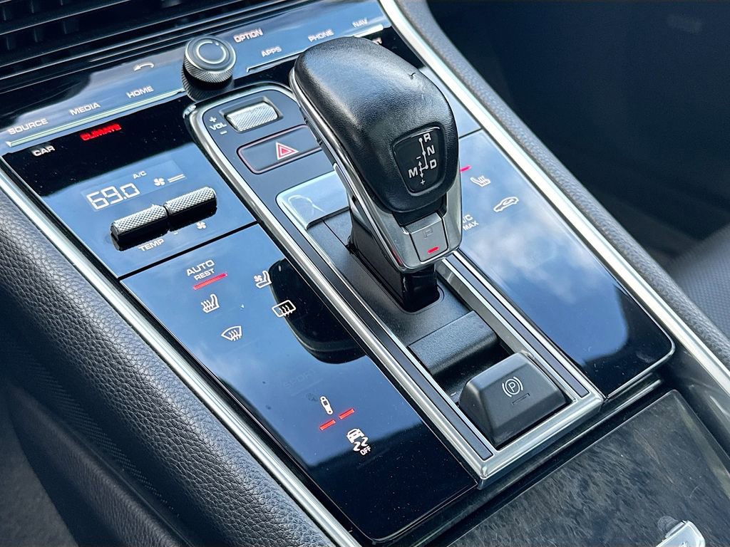 Used 2018 Porsche Panamera 4S image 18
