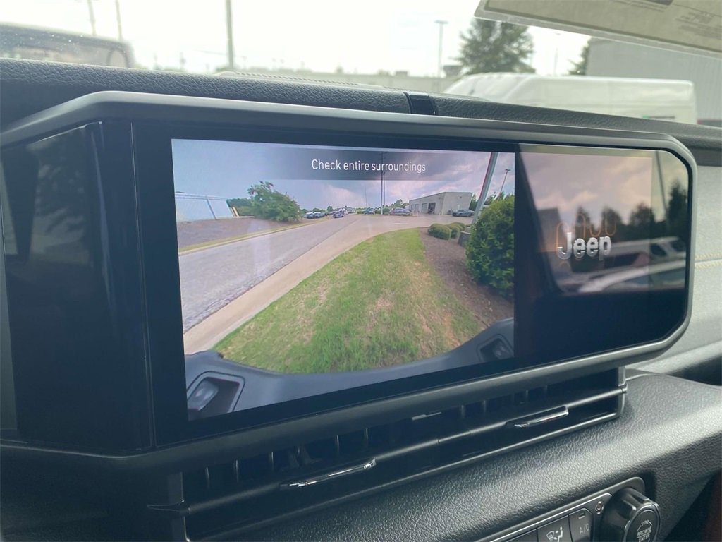 New 2025 Jeep Gladiator Sport image 23