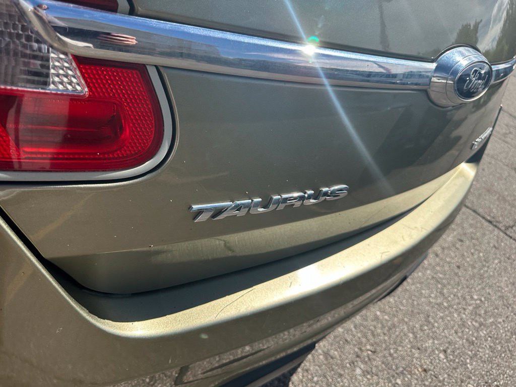 Used 2012 Ford Taurus Limited FWD image 22