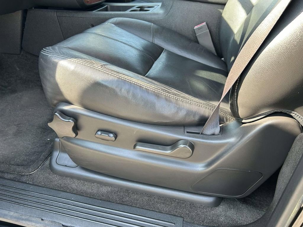 Used 2013 Chevrolet Avalanche LT w/ All-Star Edition image 16