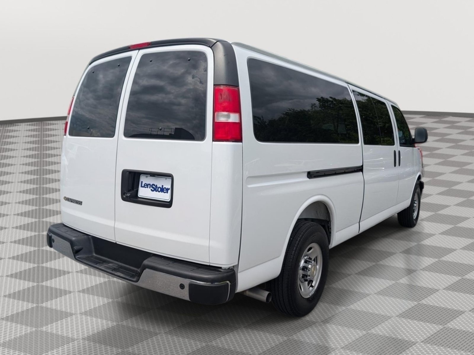 Used 2025 Chevrolet Express 3500 LT w/ LT Preferred Equipment Group RWD image 5