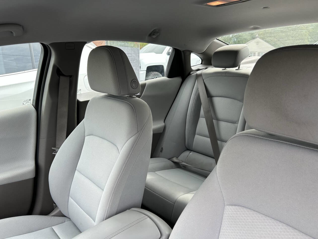 Used 2022 Chevrolet Malibu LT image 9