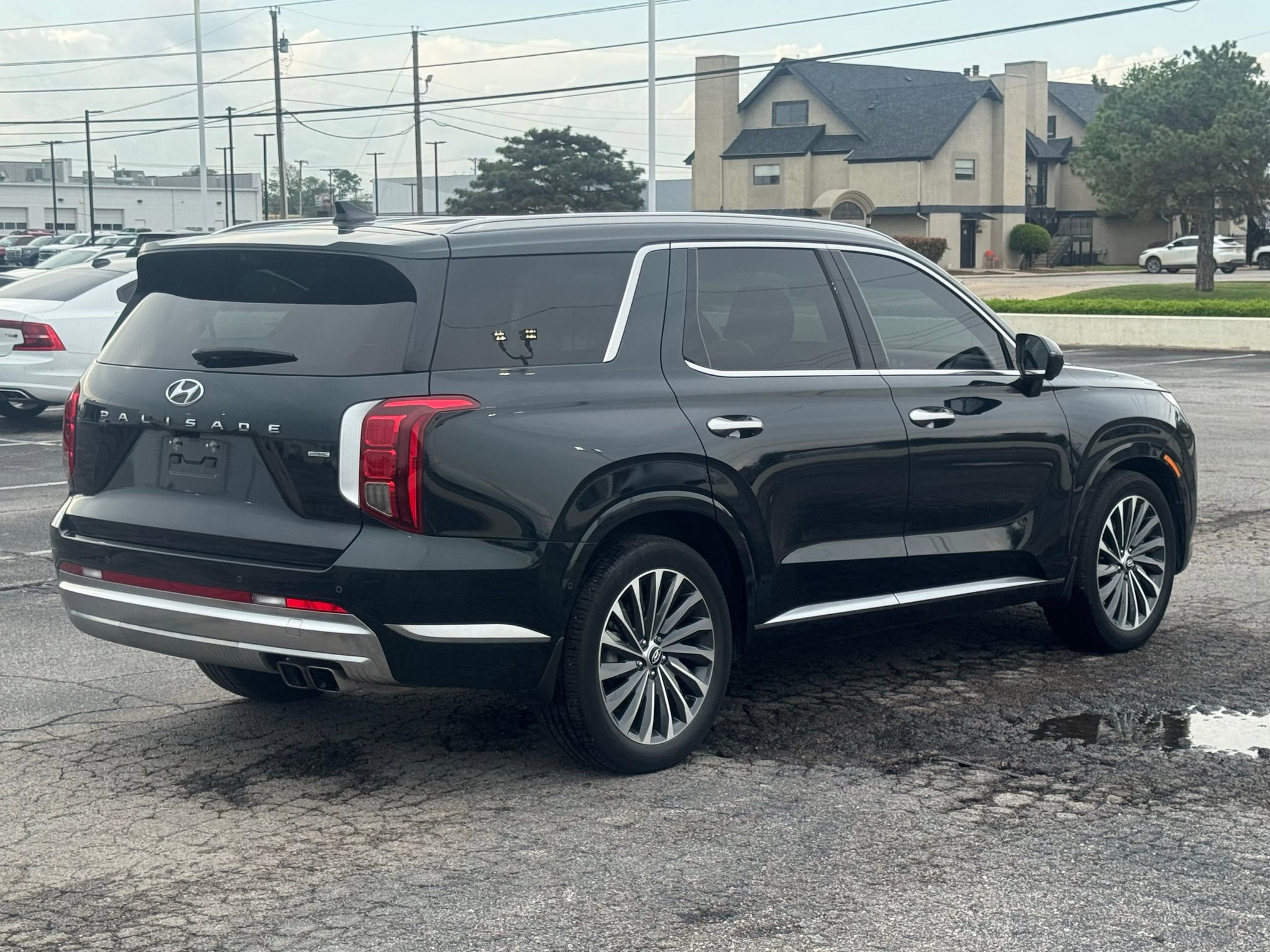 Used 2024 Hyundai Palisade Calligraphy image 3
