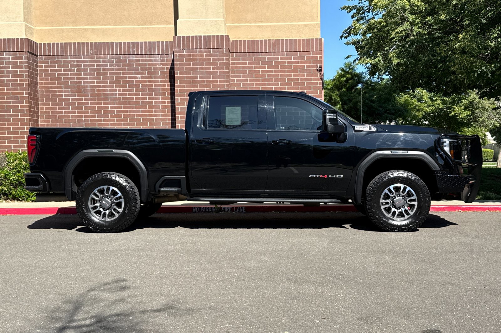 Used 2024 GMC Sierra 2500 AT4 w/ Max Trailering Package AWD/4WD image 3