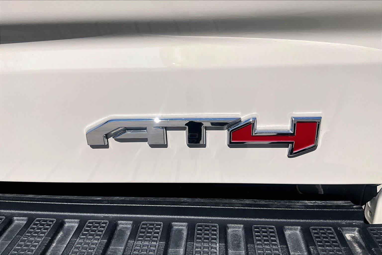 Used 2026 GMC Sierra 1500 AT4 w/ Technology Package AWD/4WD image 10