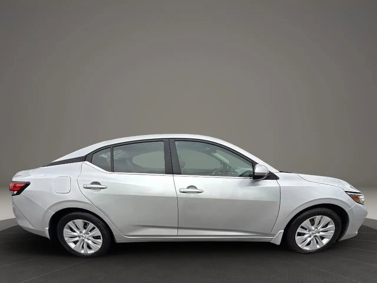 Used 2021 Nissan Sentra S image 4