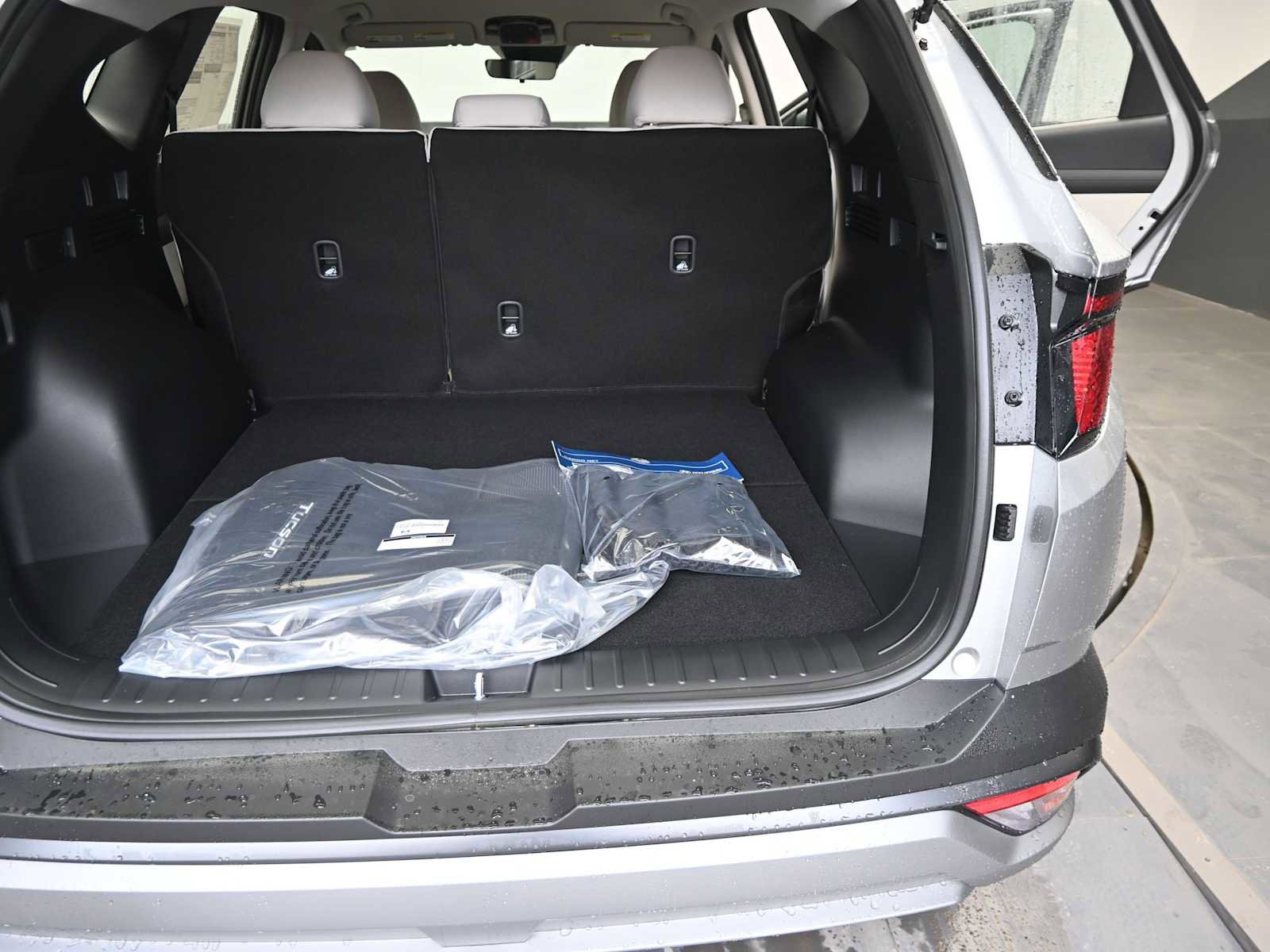 New 2026 Hyundai Tucson SE image 11