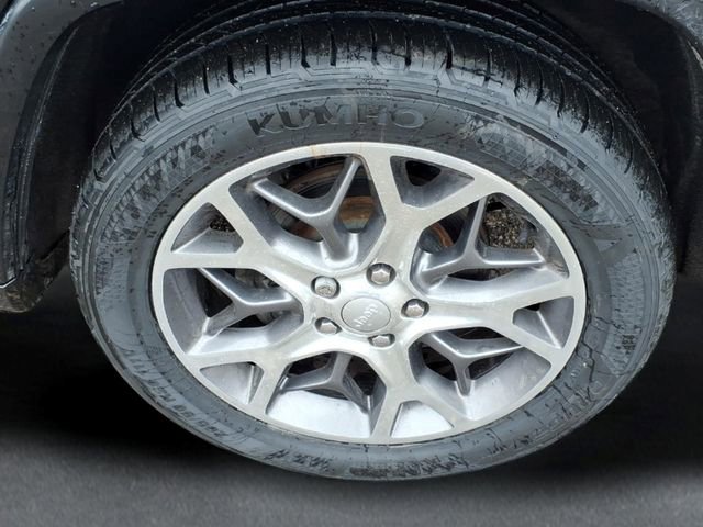 Used 2020 Jeep Grand Cherokee Overland AWD/4WD image 7