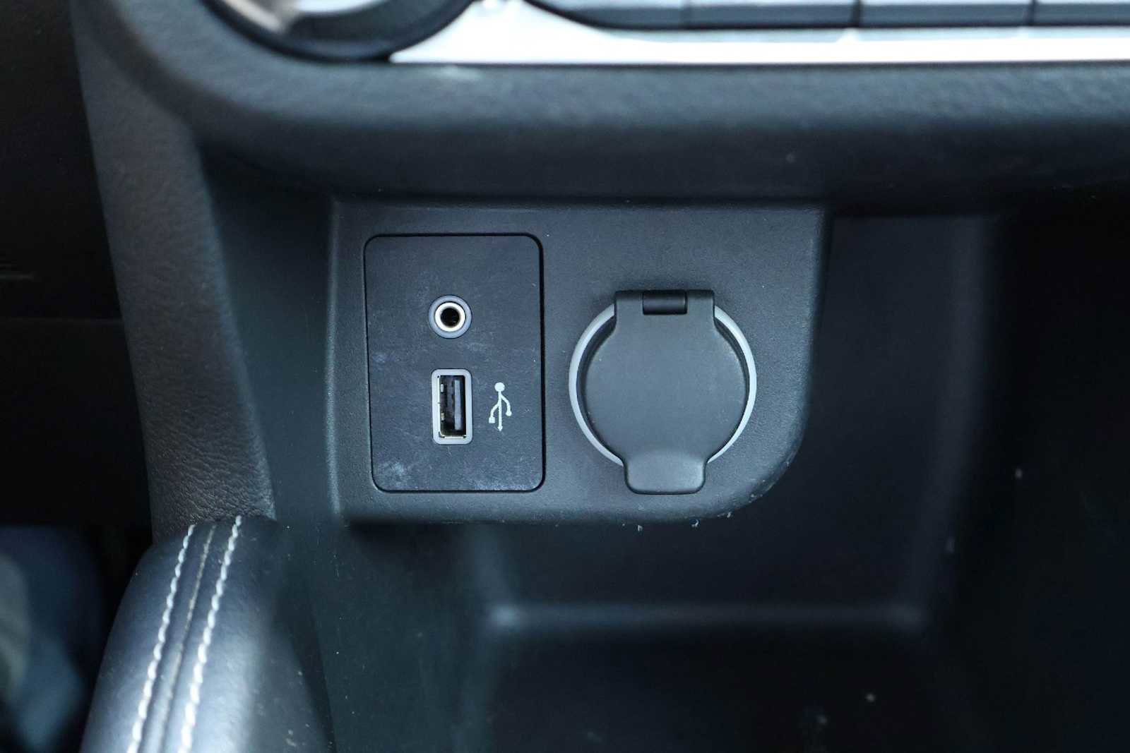 Used 2020 Nissan Kicks SR w/ SR Premium Package FWD image 27