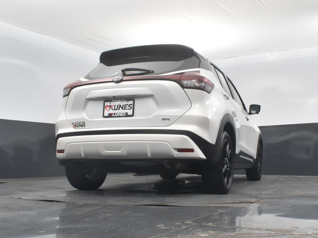 Used 2023 Nissan Kicks SR w/ SR Premium Package image 43