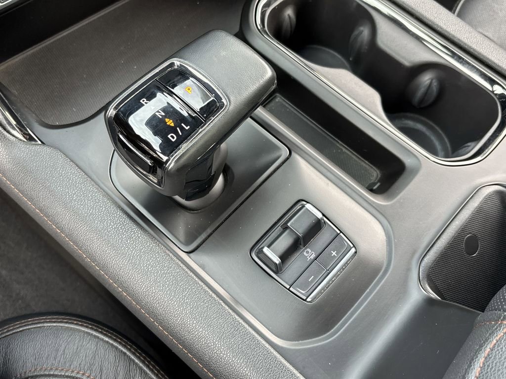 Used 2024 GMC Sierra 1500 AT4 w/ Technology Package image 16