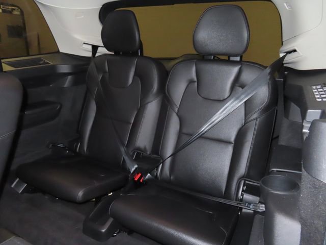 Used 2020 Volvo XC90 T5 Momentum FWD image 20