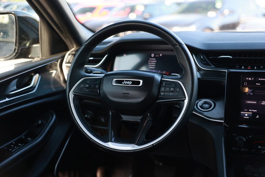 Used 2022 Jeep Grand Cherokee L Laredo RWD image 25