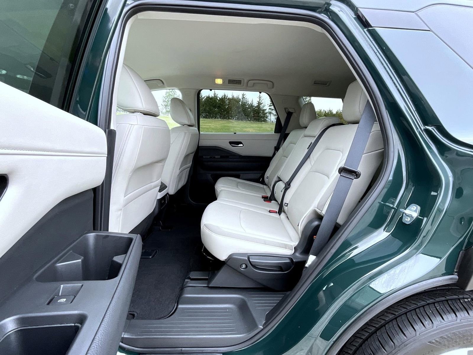 Used 2024 Nissan Pathfinder SL AWD/4WD image 22