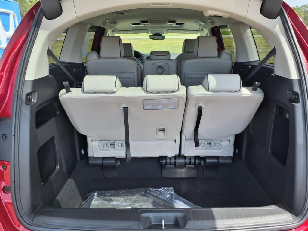 New 2026 Honda Odyssey Touring image 7