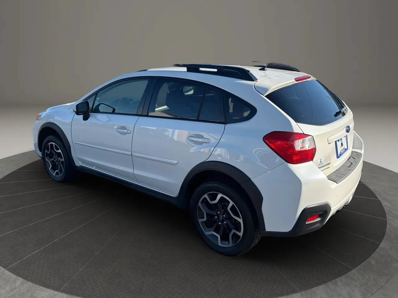 Used 2016 Subaru Crosstrek 2.0i Premium AWD/4WD image 3