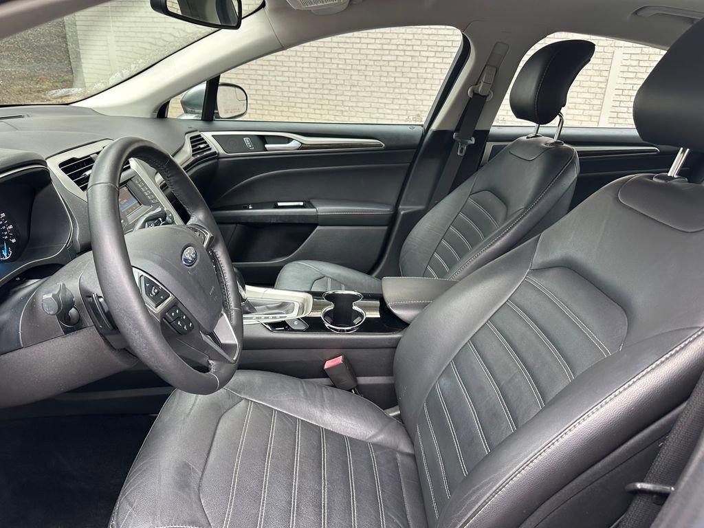 Used 2014 Ford Fusion SE w/ Equipment Group 202A image 26