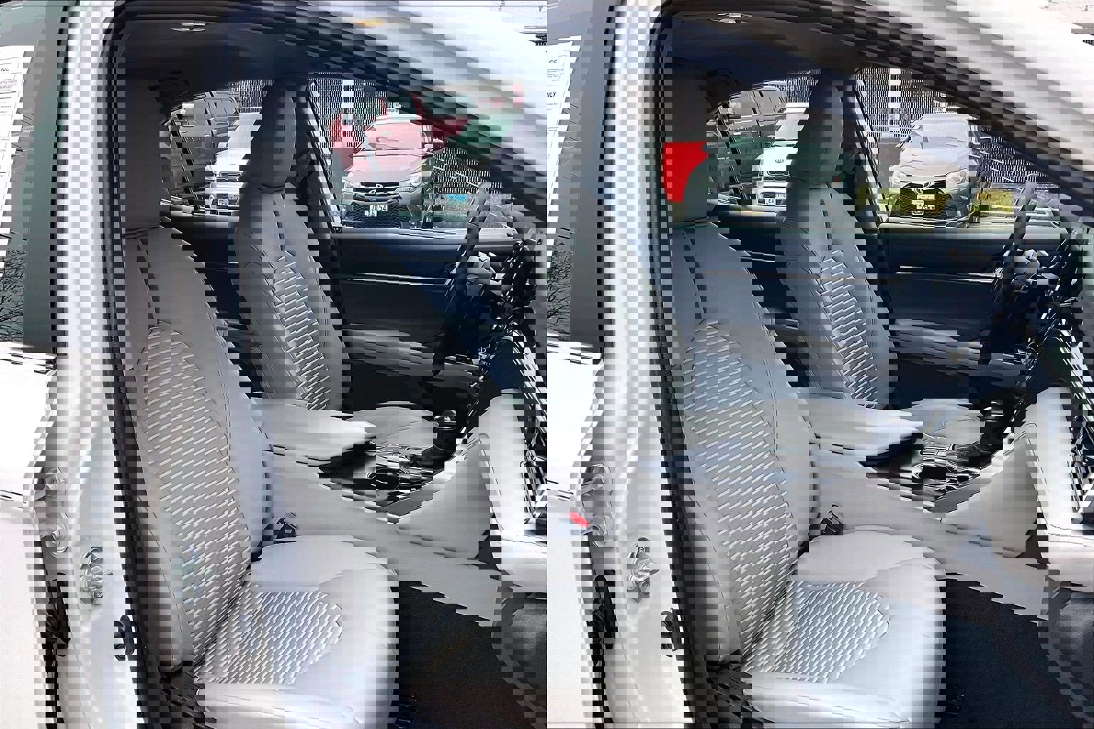 Used 2023 Toyota Camry SE image 9