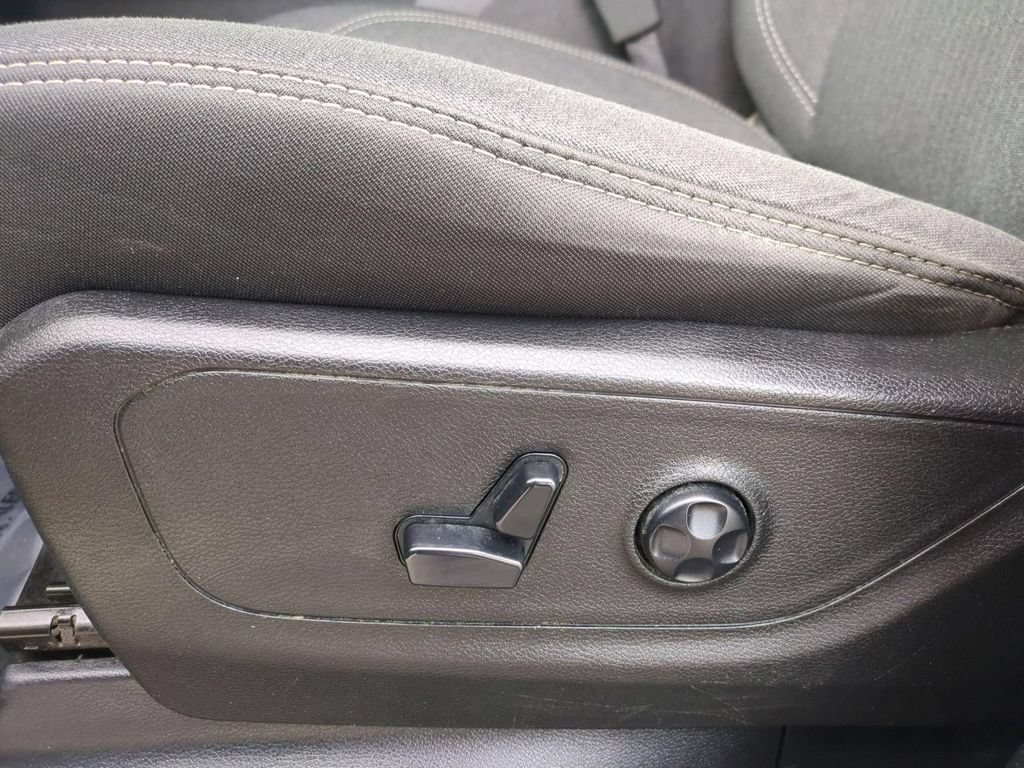 Used 2019 RAM 1500 Big Horn AWD/4WD image 13