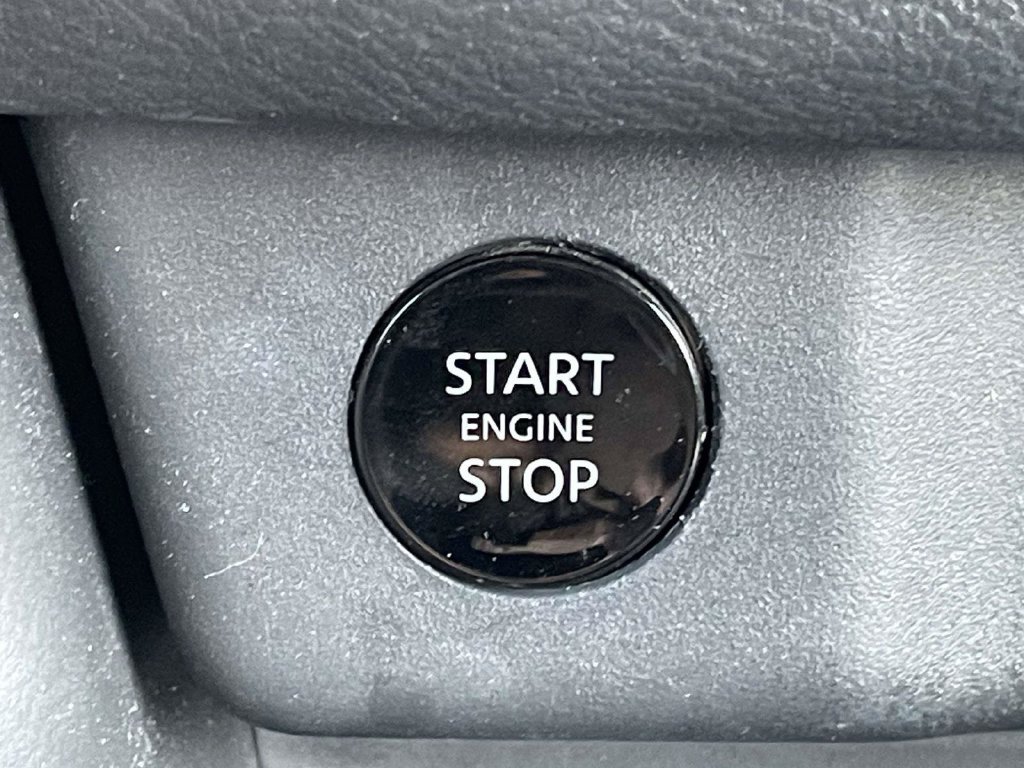 Used 2025 Nissan Rogue SV FWD image 22