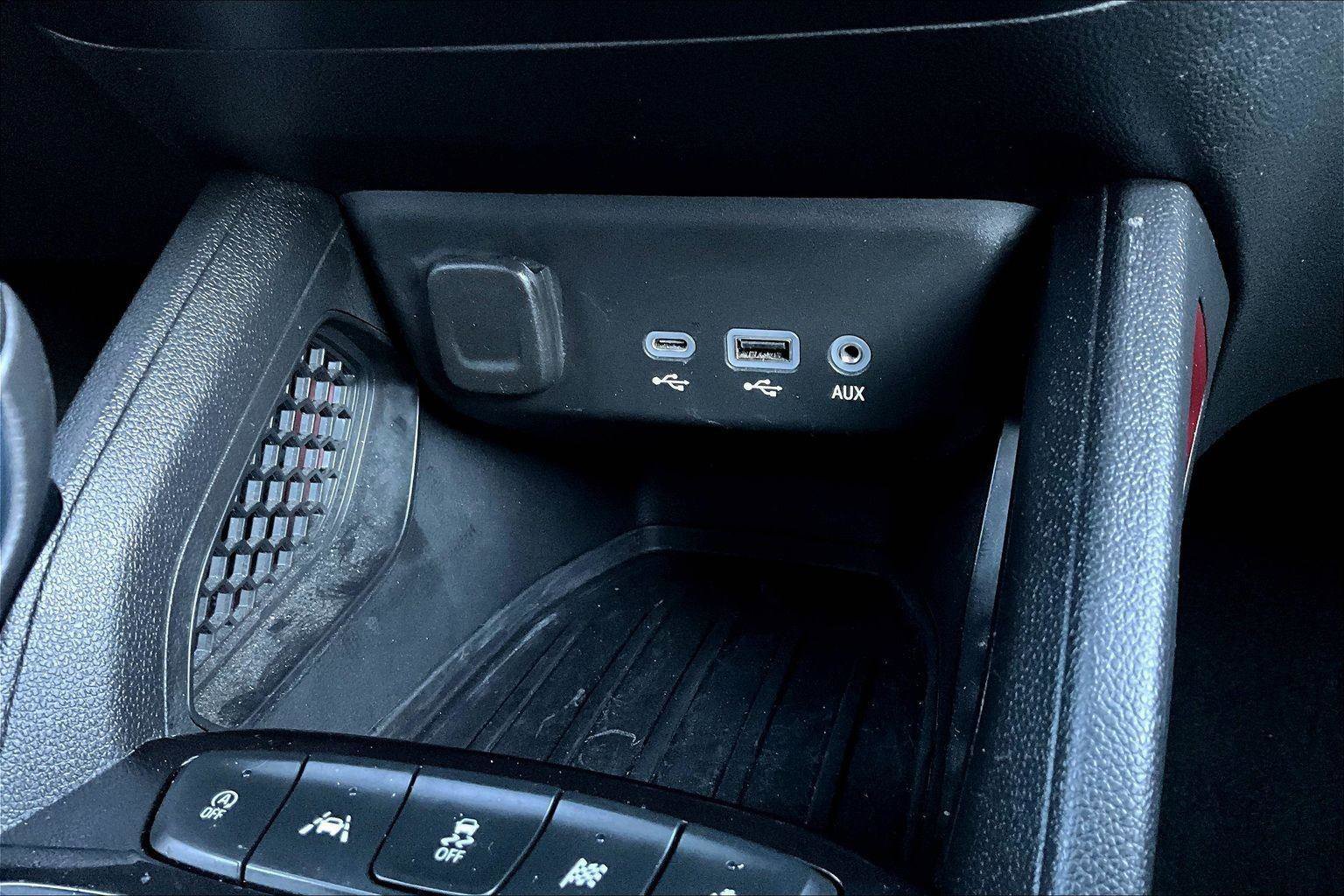 Used 2023 Chevrolet TrailBlazer RS w/ Convenience Package image 31