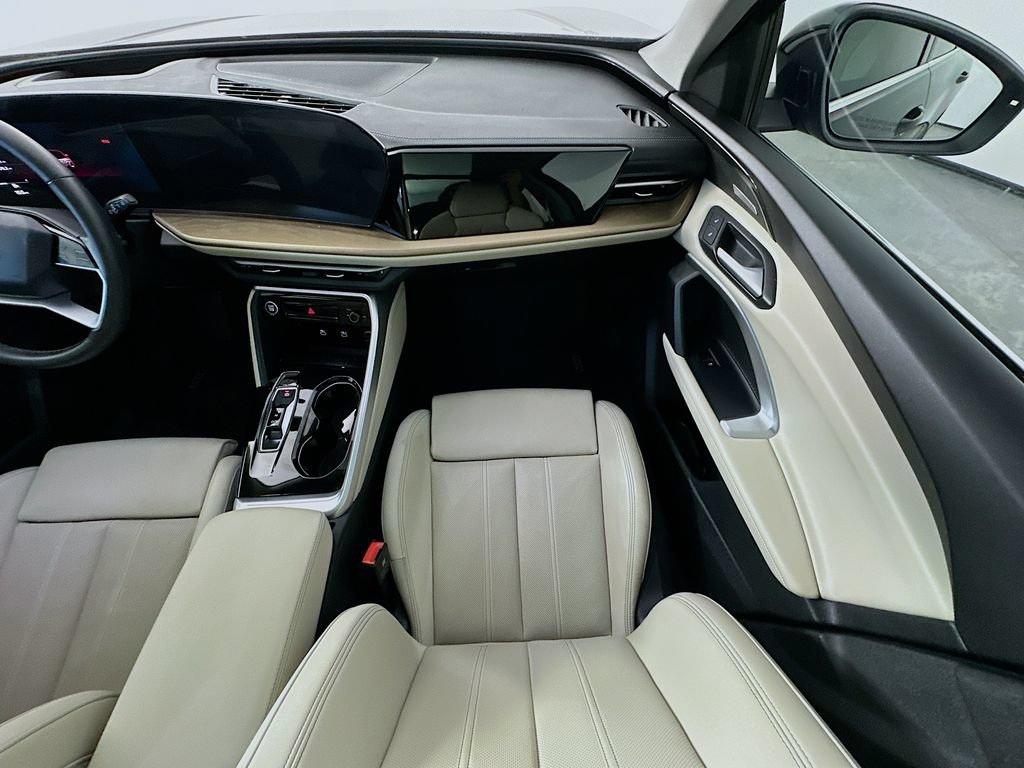 Used 2025 Audi Q5 Premium Plus AWD/4WD image 11