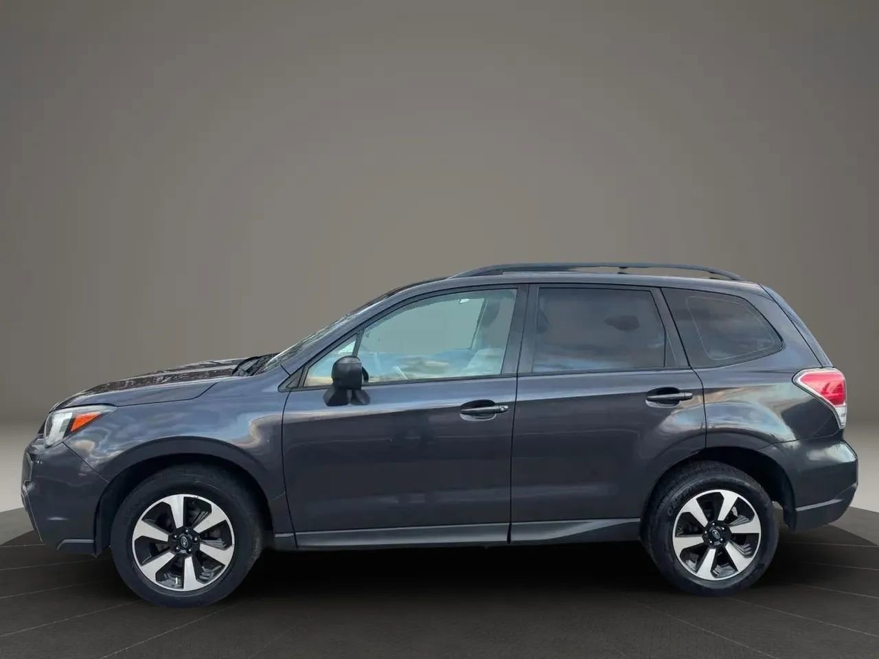 Used 2017 Subaru Forester 2.5i w/ Alloy Wheel Package AWD/4WD image 2