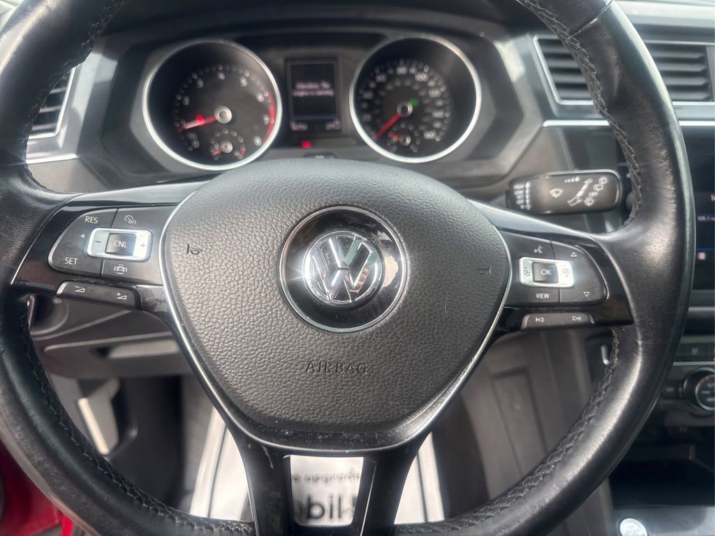 Used 2019 Volkswagen Tiguan SE w/ Panoramic Sunroof Package image 14