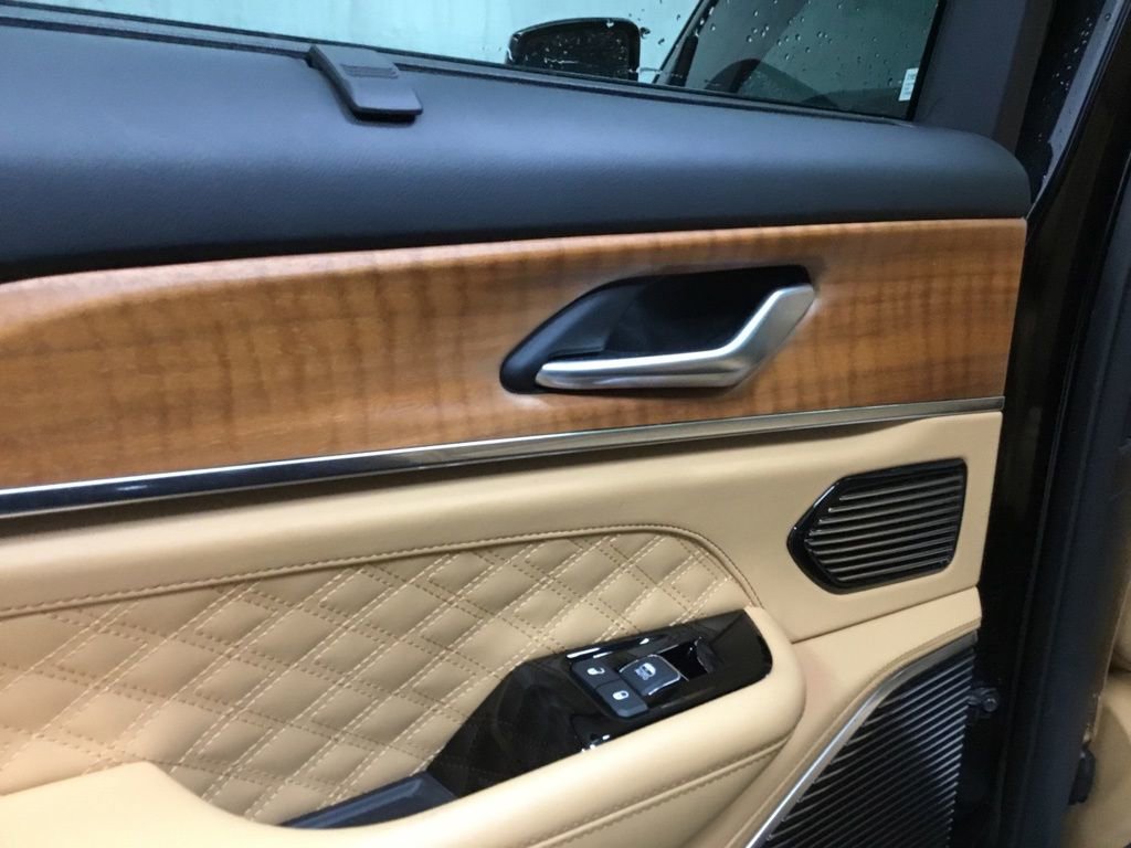 Used 2023 Jeep Grand Cherokee Summit image 14