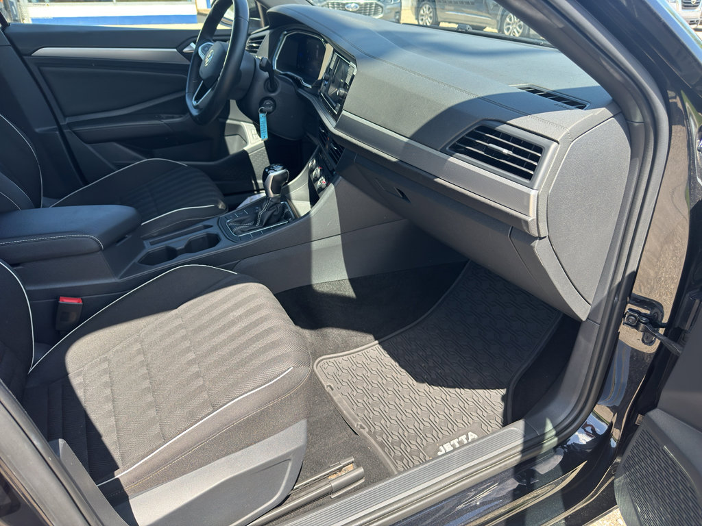 Used 2022 Volkswagen Jetta Sport FWD image 34