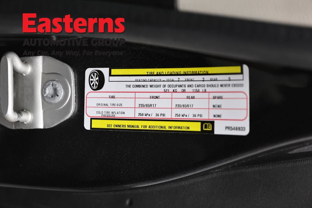 Used 2023 Chrysler Pacifica Touring-L FWD image 35