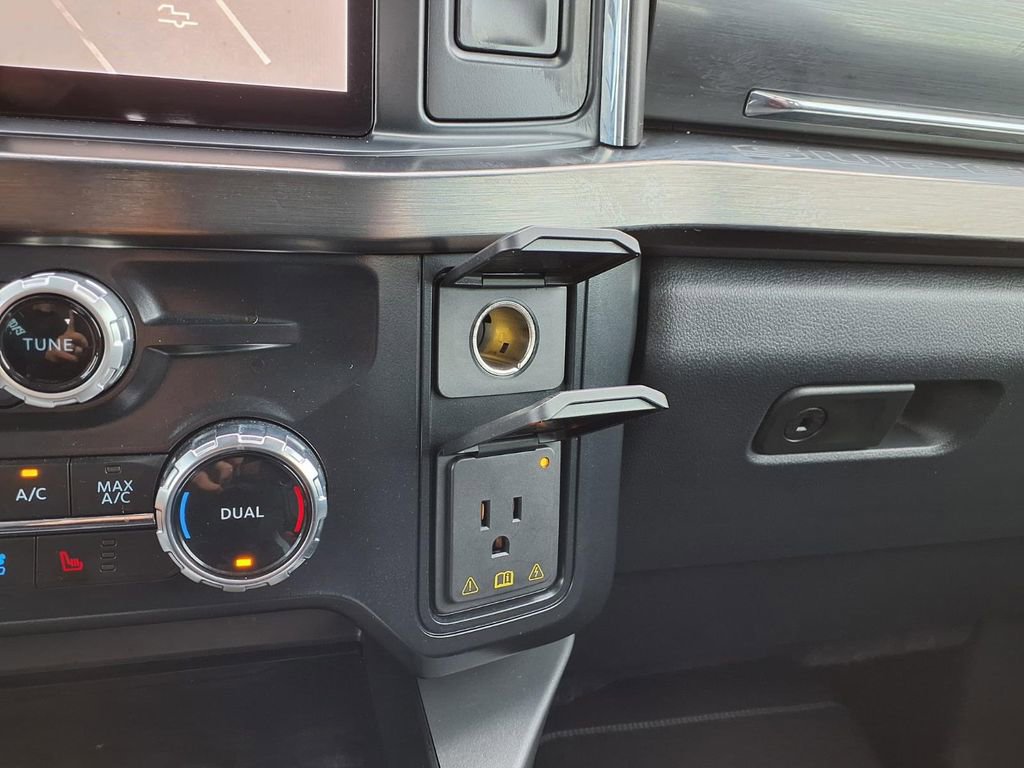 Used 2024 Ford F250 Lariat w/ Black Appearance Package AWD/4WD image 34
