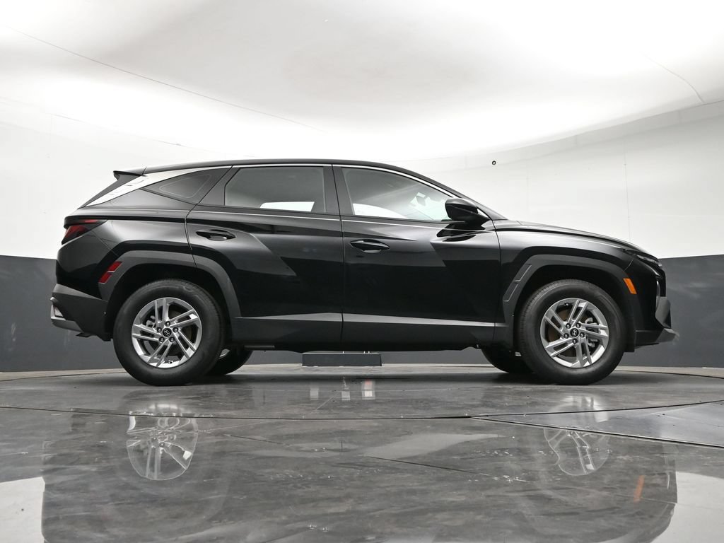 Used 2025 Hyundai Tucson SE AWD/4WD image 29
