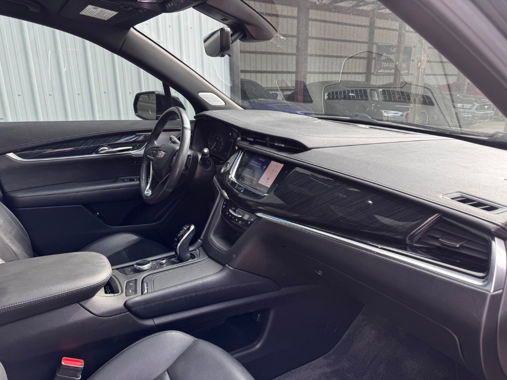 Used 2020 Cadillac XT6 Premium Luxury image 31