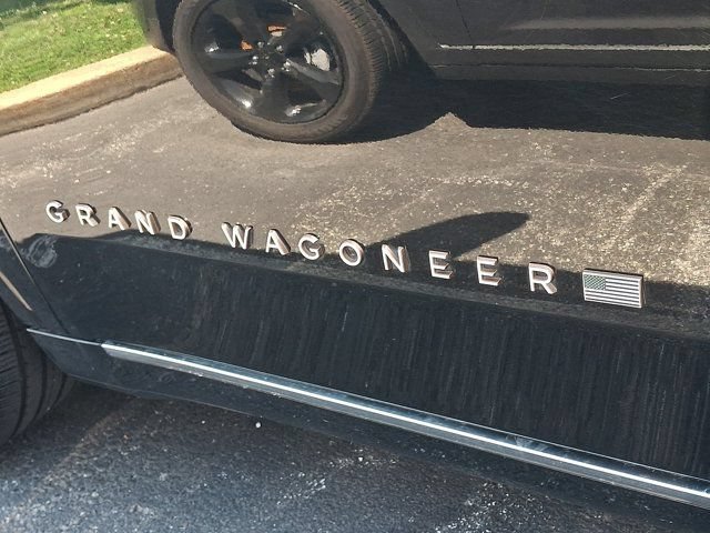 Certified 2022 Jeep Grand Wagoneer Series III AWD/4WD image 7