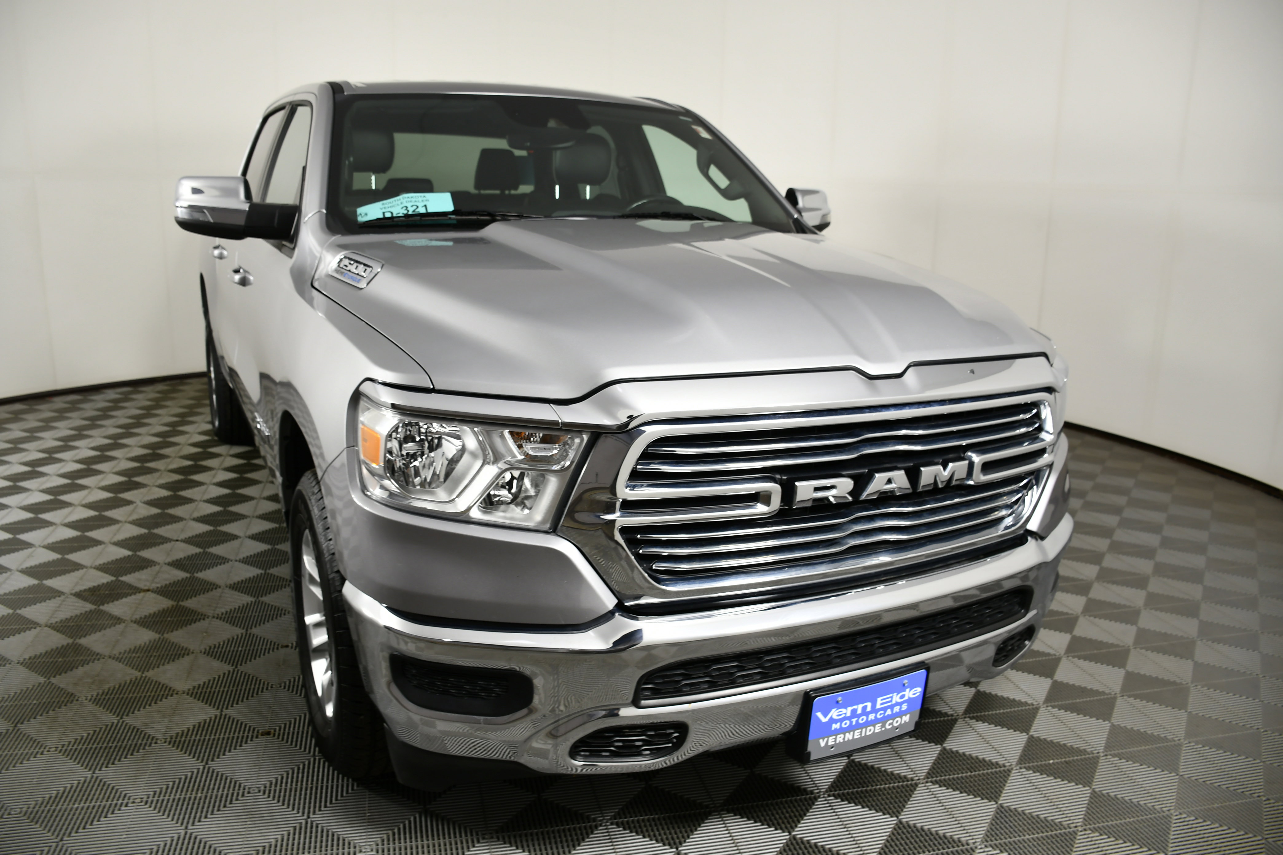 Used 2024 RAM 1500 Laramie image 3