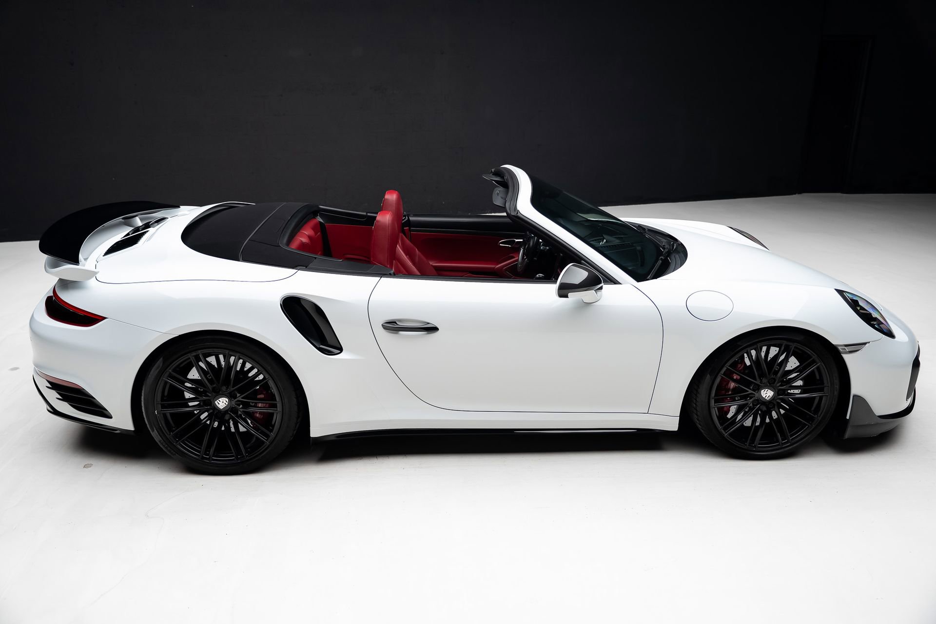 Used 2019 Porsche 911 Turbo image 37