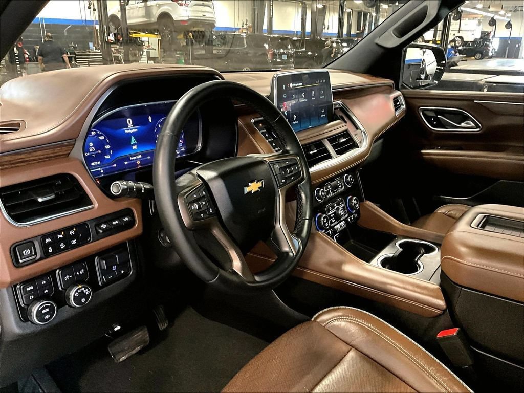 Used 2023 Chevrolet Suburban High Country AWD/4WD image 8
