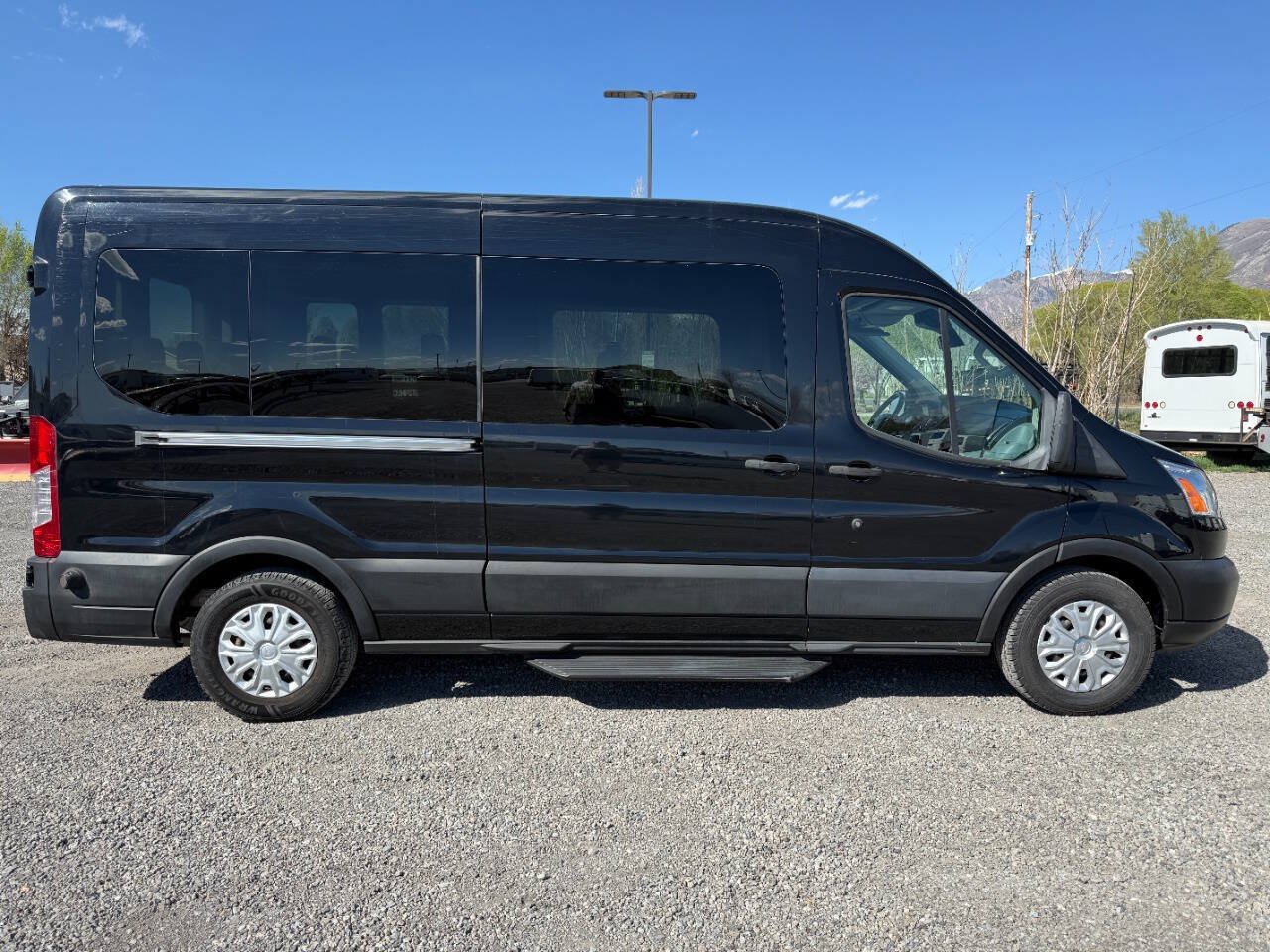 Used 2019 Ford Transit 350 XLT RWD image 2