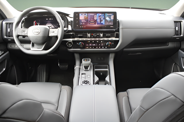 New 2026 Nissan Pathfinder SL AWD/4WD image 10