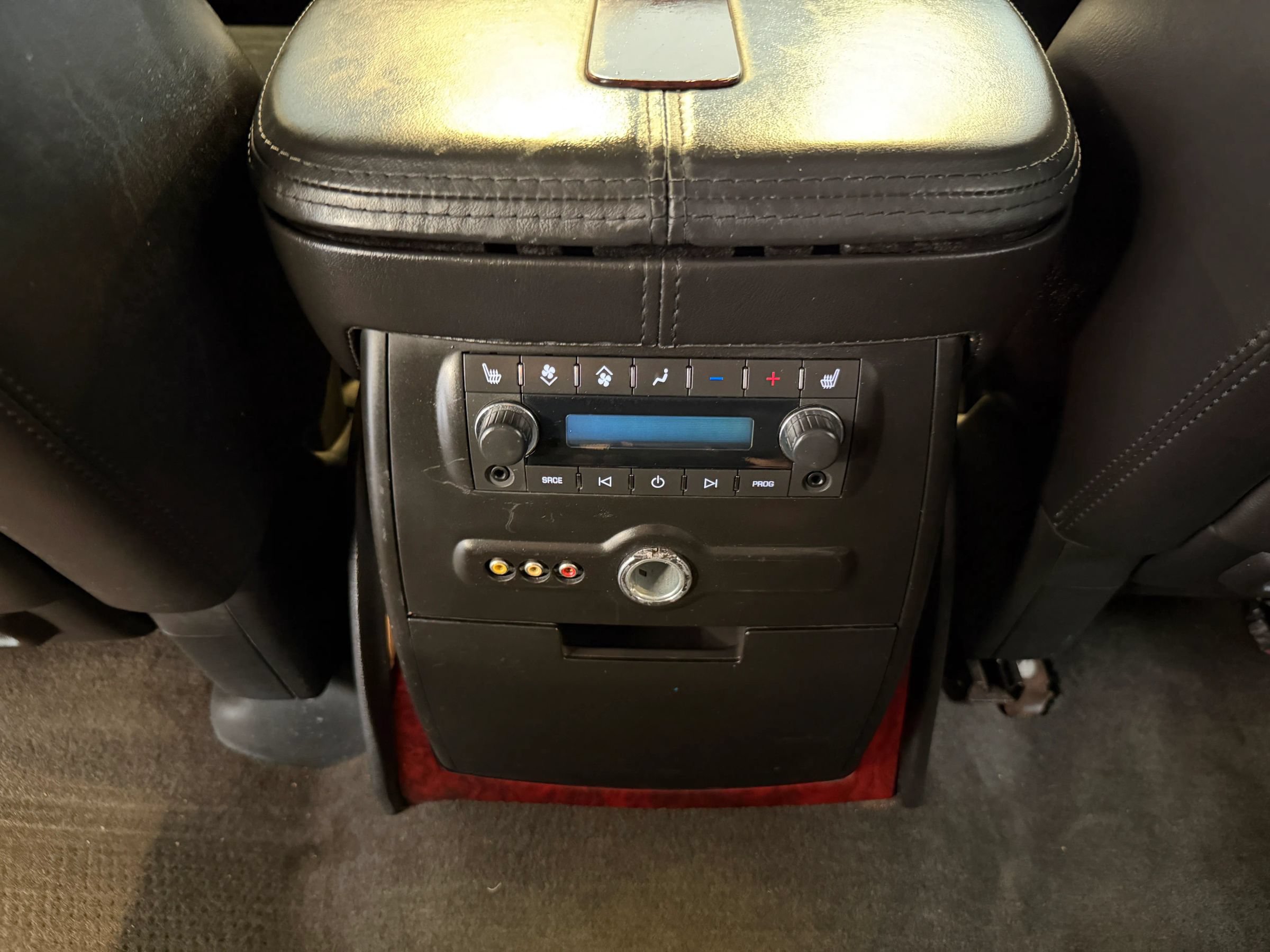 Used 2008 Cadillac Escalade AWD image 32