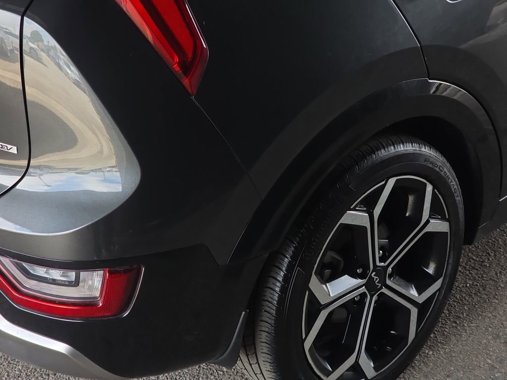 Used 2023 Kia Niro SX Touring image 20