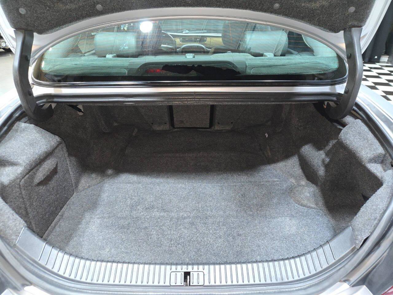 Used 2005 Jaguar S-TYPE R RWD image 41