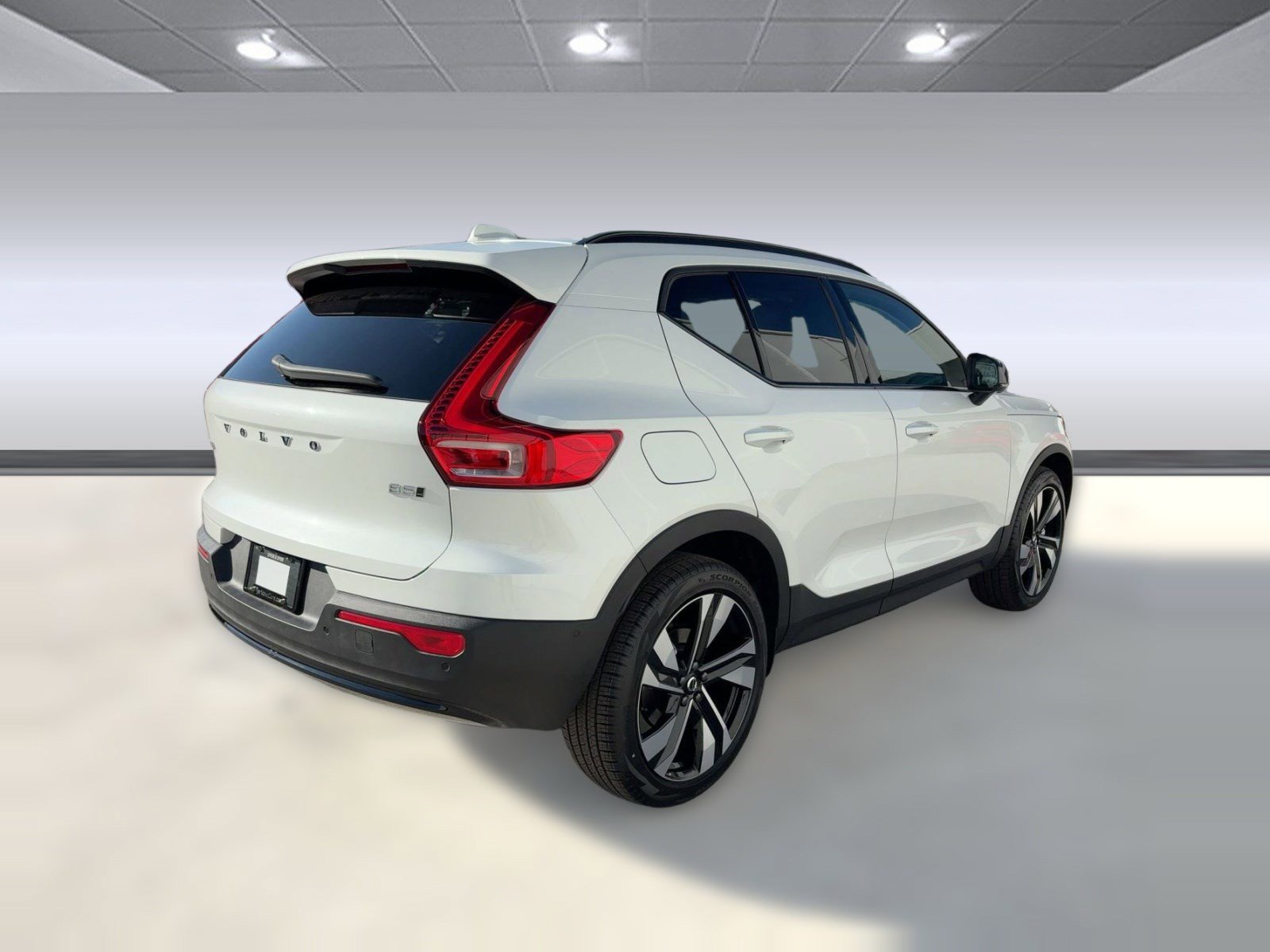 New 2026 Volvo XC40 B5 Ultra w/ Climate Package image 9