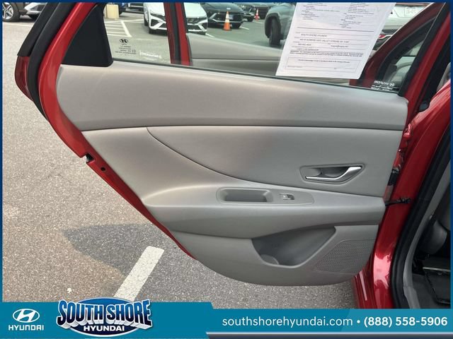 Certified 2022 Hyundai Elantra SEL w/ Convenience Package FWD image 14