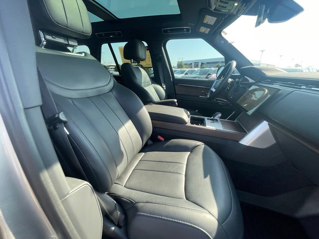 Used 2025 Land Rover Range Rover SE AWD/4WD image 28