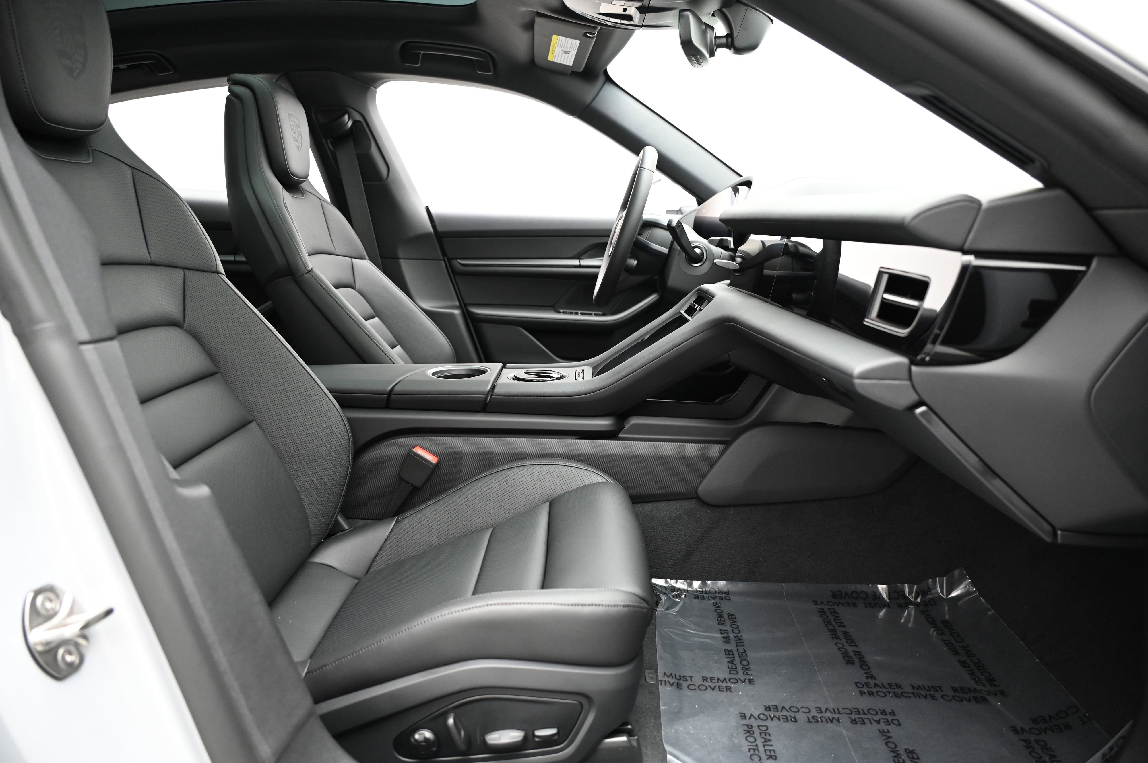 Used 2025 Porsche Taycan image 22